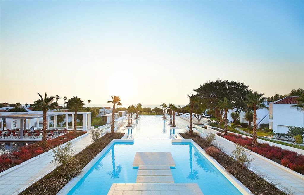 07a-pool-landscape-luxme-rhodos-luxury-resort-21851.jpg