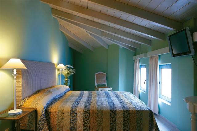 26-1-Bedroom-Maisonette,-Sleeping-Area_72dpi.jpg