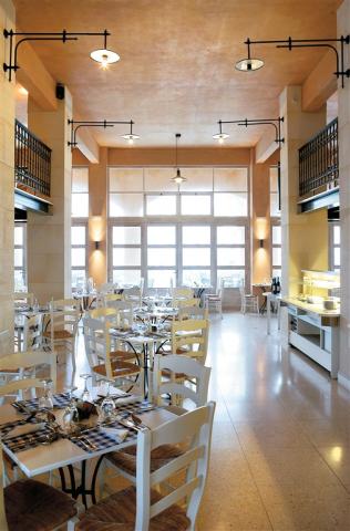 20-Plaza-Restaurant_72dpi.jpg