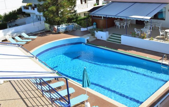 Pool_3.jpg