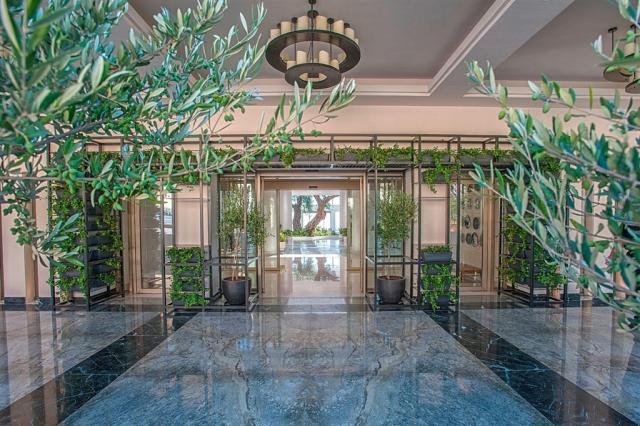 cfulc-reception-entrance-5163-hor-clsc.jpg