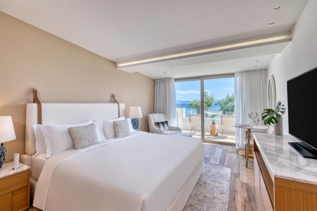 cfulc-king-bedroom-4113-hor-clsc.jpg