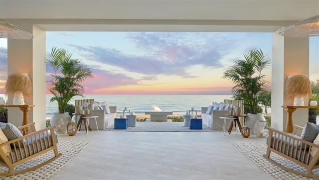 Ikos Andalusia _ Main Bar Fire Pit Sunset_2880x1631.jpg
