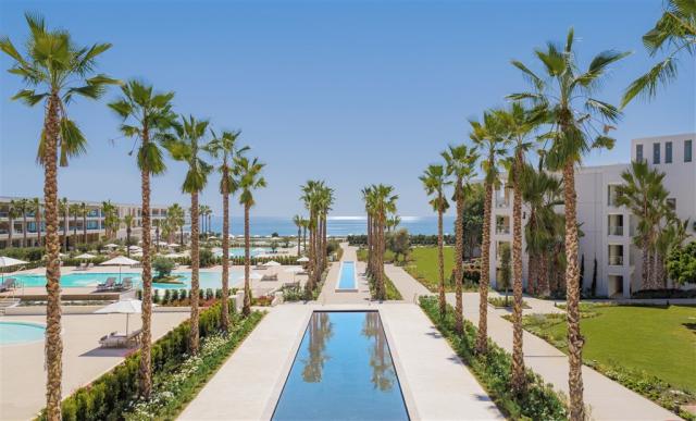 Ikos Andalusia _ Palm Lake Boulevard Close Up Day_2880x1743.jpg