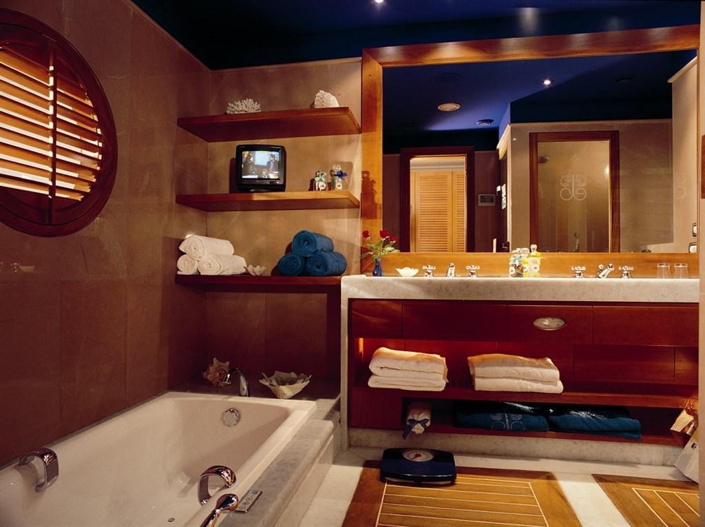 luxury room sea view - imperial building 2.jpg