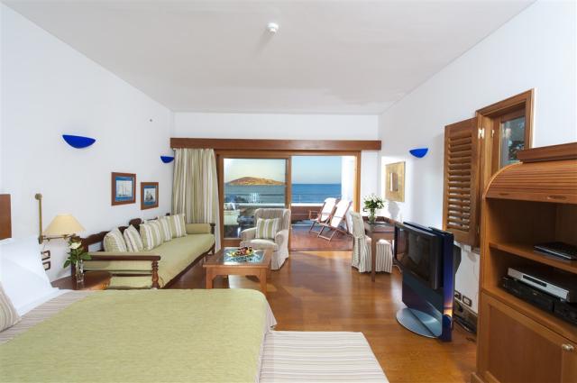 luxury room with sea view, imperial spa.jpg