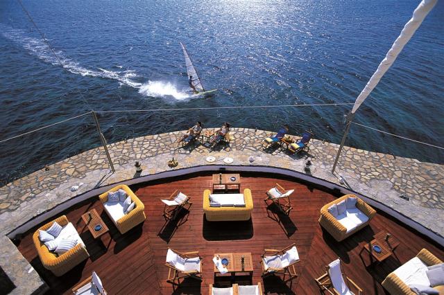 veghera bar lounges.jpg