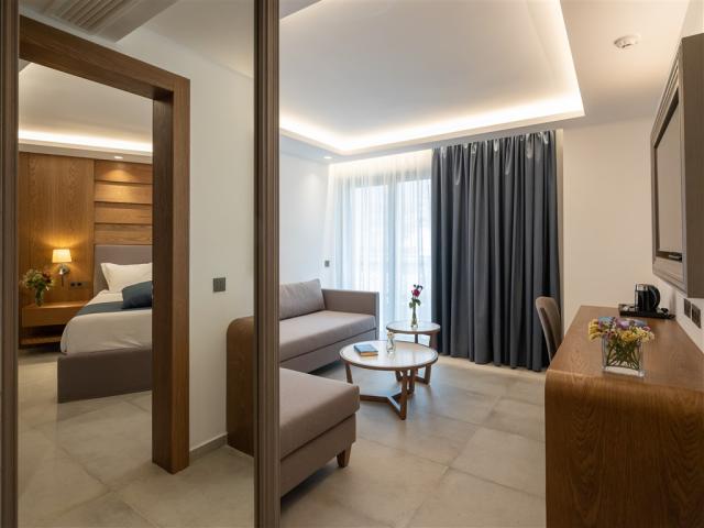 PRESTIGE FAMILY SUITE.jpg
