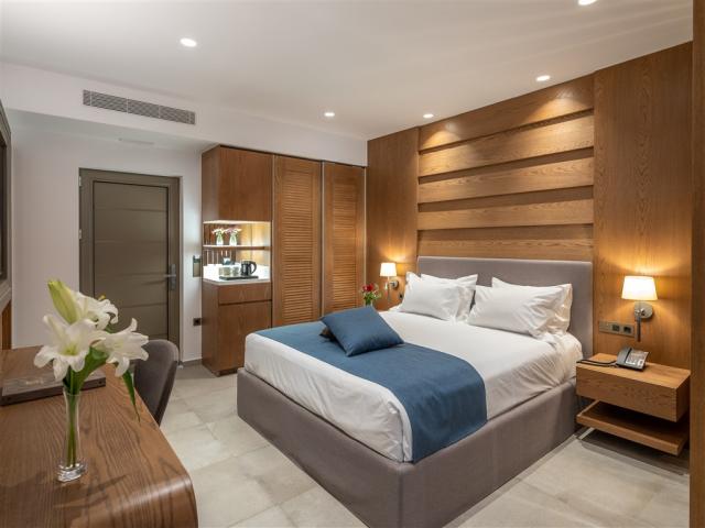 SIGNATURE SEA FRONT ROOM.jpg