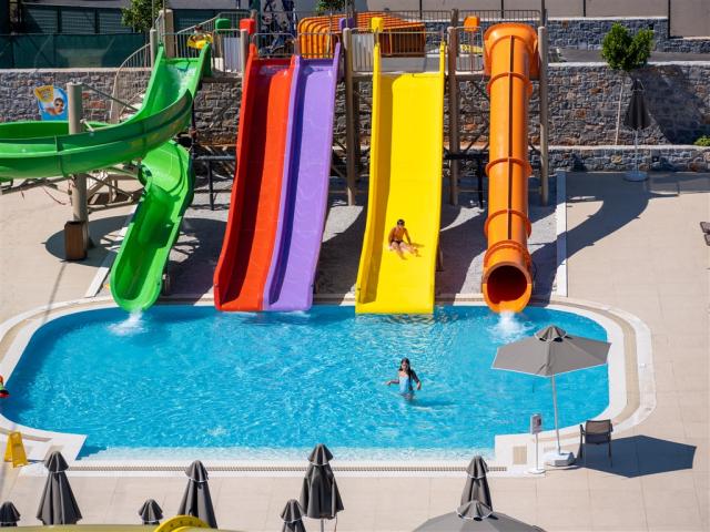 WATER PARK CHILD.jpg