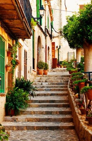 Valldemossa village_Mallorca, Spain_391x594.jpg