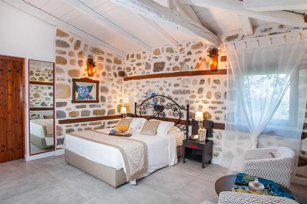AthenaResidence-MaisonettesWithPrivatePool01.jpg