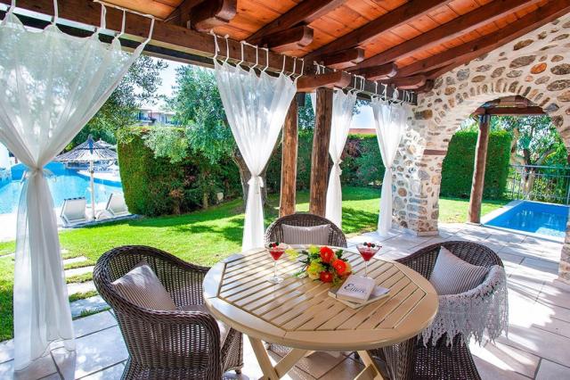 AthenaResidence-MaisonettesWithPrivatePool11.jpg
