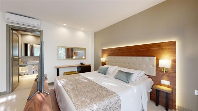 acrote-executive-grand-suite-1.jpg