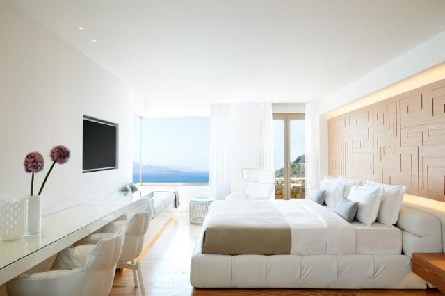 DC_Mansion_MasterBedroom_03_b.jpg