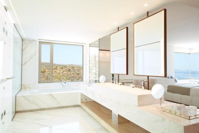 DC_Mansion_MasterBedroom_05.jpg