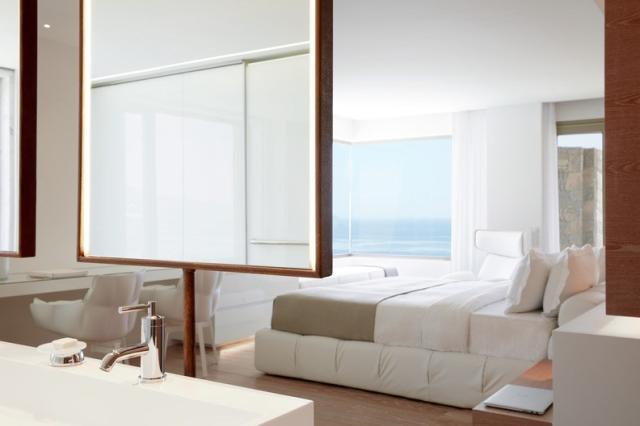 DC_Mansion_MasterBedroom_06.jpg