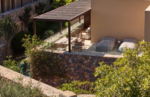 DC_TC_Suite_OneBedroom_Outdoor_01.jpg