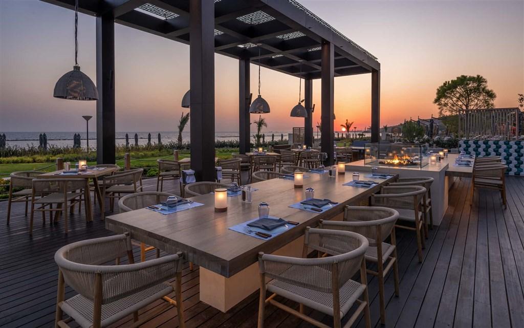 Armyra-Restaurant-at-Sunset-Angle-2-1920x1201-s.jpg