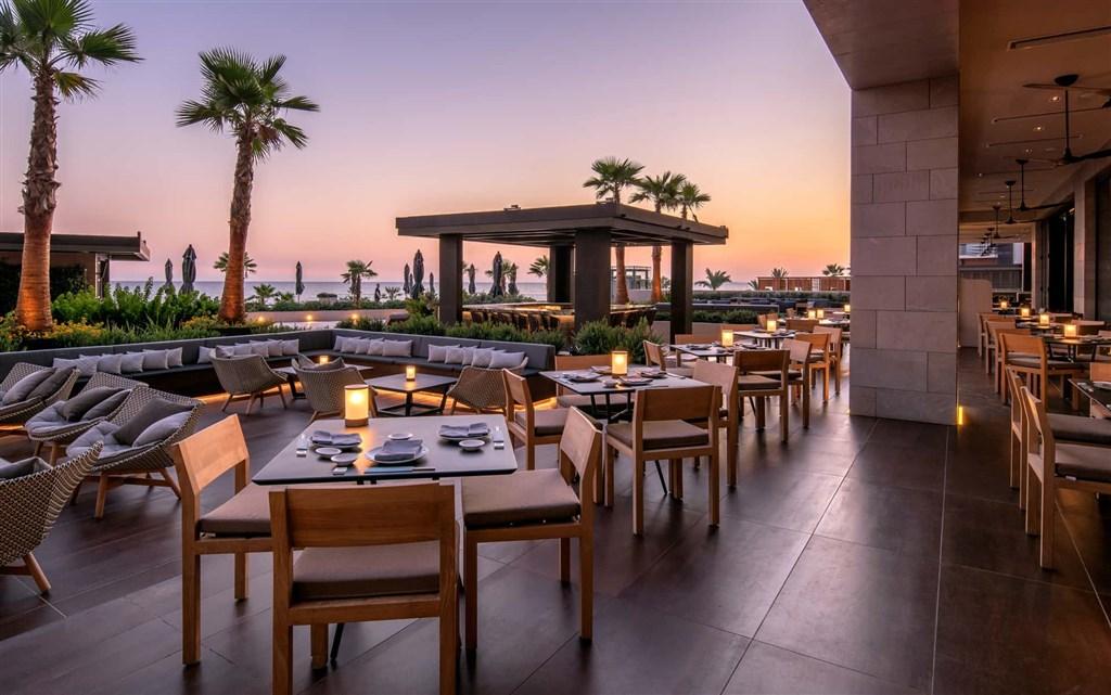 Matsuhisa-Restaurant-Terrace-Bar-angle-1-1920x1201-s.jpg