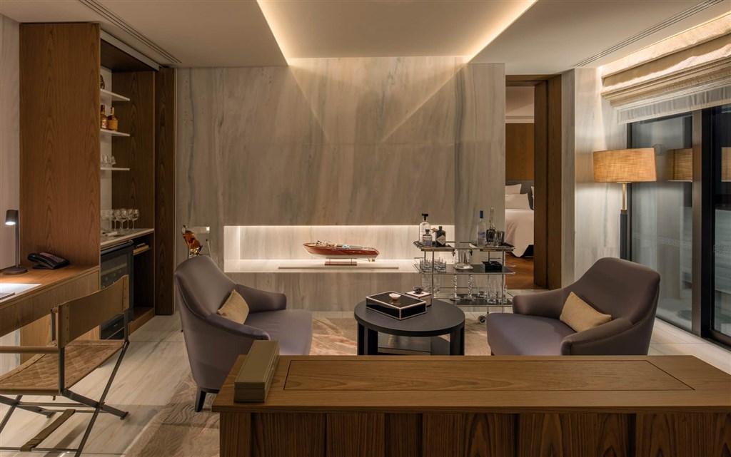 The-Amara-Suite-Bar-Area-1920x1201-s.jpg