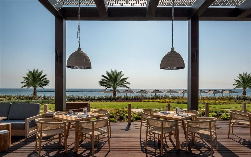Armyra-Restaurant-by-Day-Angle-5-1920x1201-s.jpg