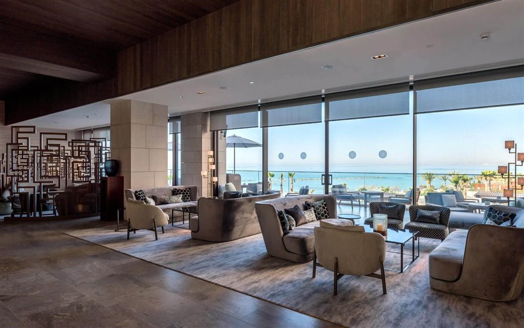 The-Lobby-Bar-Lounge-area-with-Seaview-1920x1201.jpg