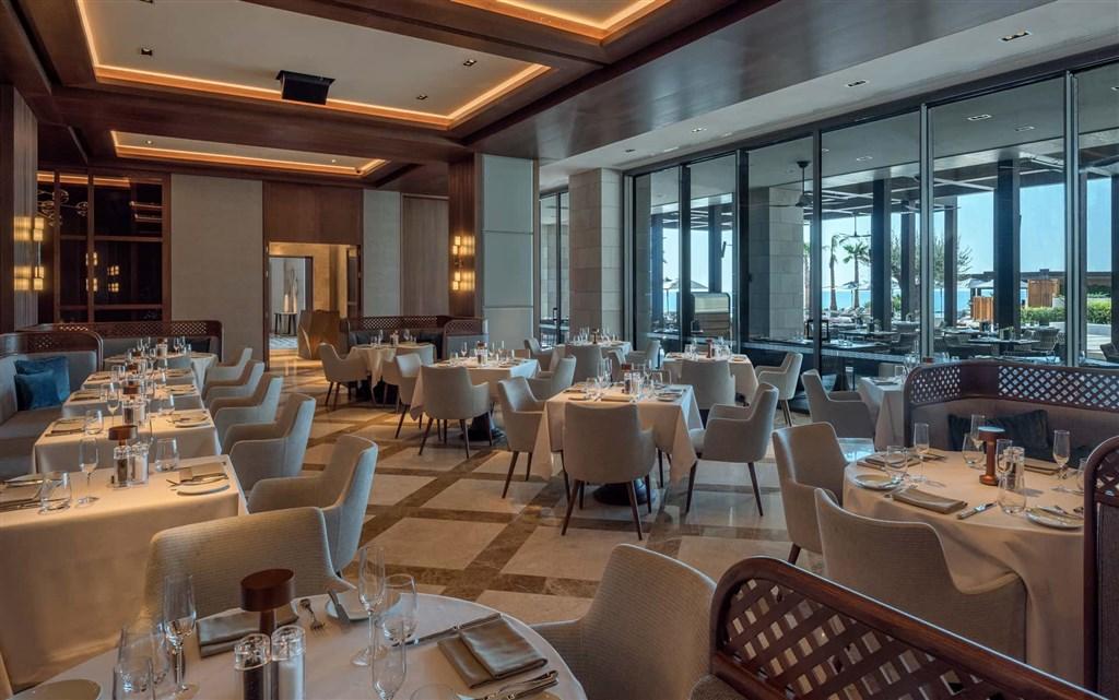 The-Main-Dining-Room-Angle-2-1920x1201-s.jpg