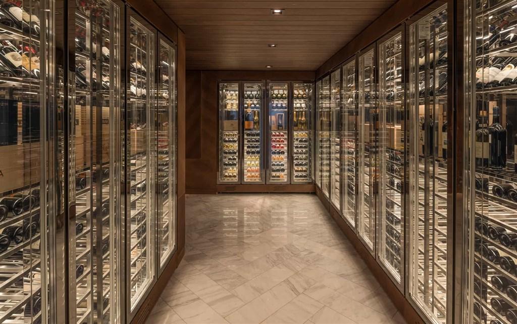The-Ristorante-Locatelli-Wine-Cellar-1920x1201-s.jpg
