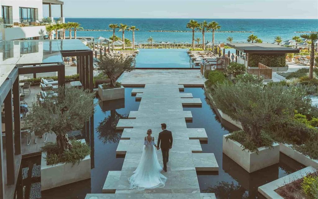 Wedding-couple-14-NEW-1920x1201-ss.jpg