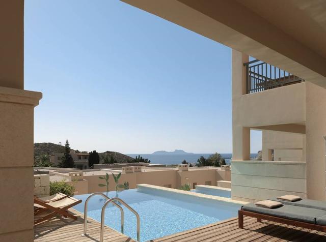 paralos-irini-mare-junior-suite-sea-view-pool-4.jpg