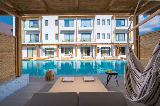 swim_up_1-lifestyle-beach-resort.jpg