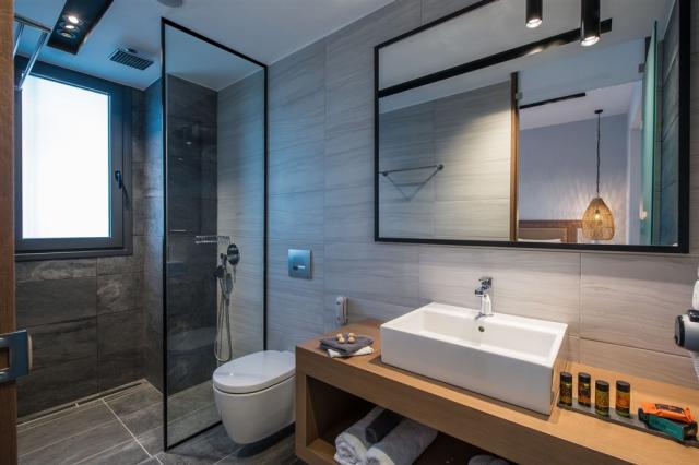 bathroom-2-lifestyle-beach-resort.jpg