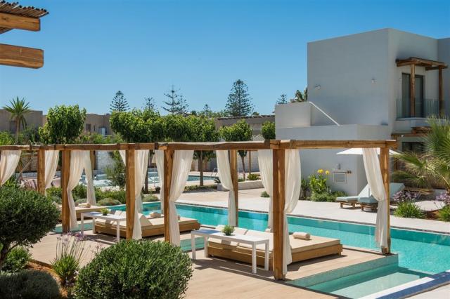 dbl_plus_swim_up-lifestyle-beach-resort.jpg