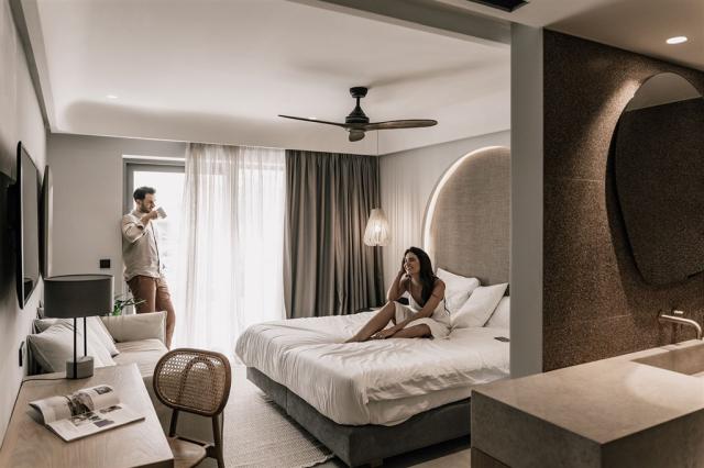 paralos-venus-suites-junior-suite-3.jpg