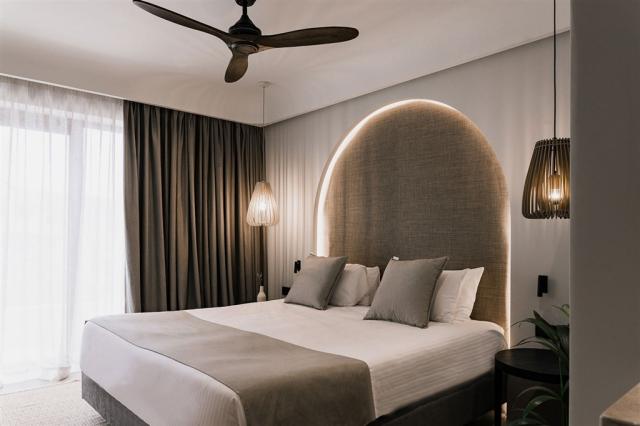 paralos-venus-suites-junior-suite-4.jpg