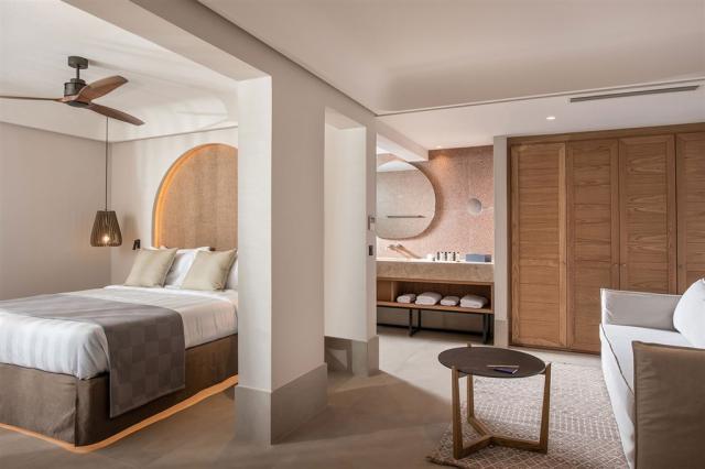 paralos-venus-suites-9.jpg