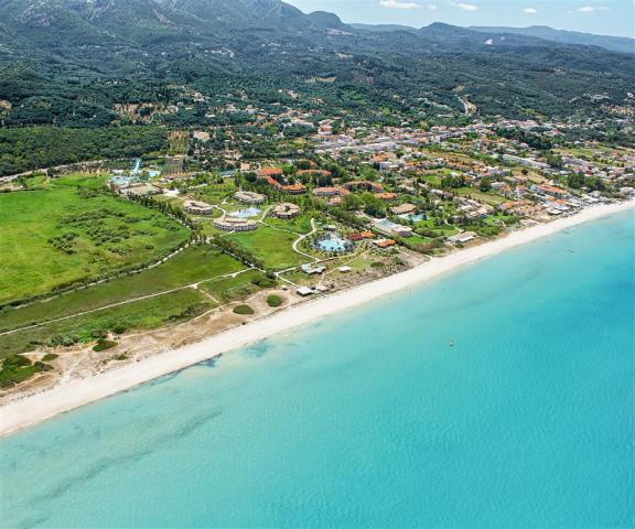 01-costa-botanica-luxury-beach-front-resort-corfu-island_72dpi.