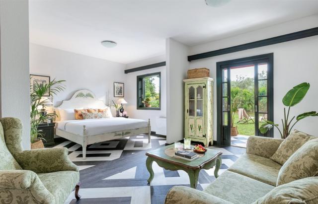 07-accommodation-rooms-and-homes-in-grecotel-costa-botanica-cor
