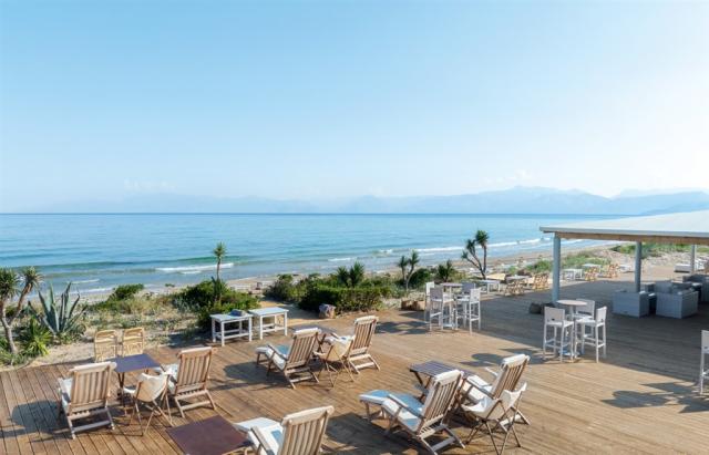 23-lounge-outdoors-holidays-in-greece-corfu-37098.jpg