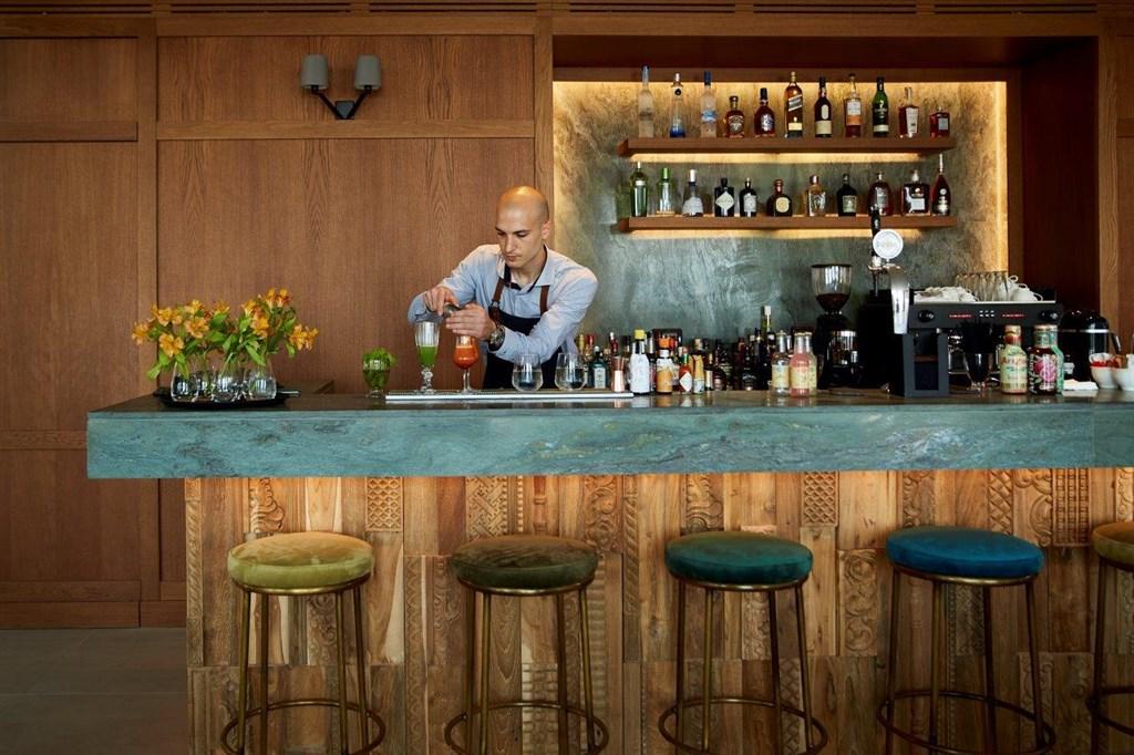 Heritage Lobby Bar.jpg