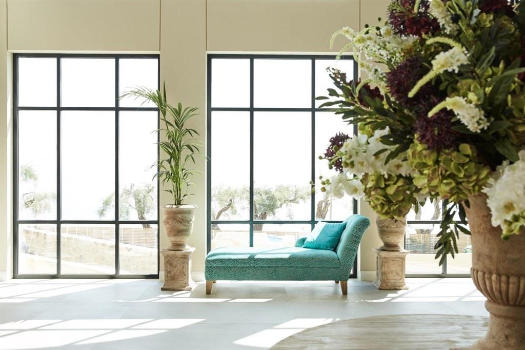 Lobby4.jpg