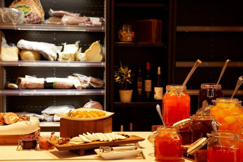 San Giovanni Buffet.jpg