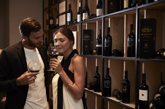 Nido_Wine tasting (1).tif
