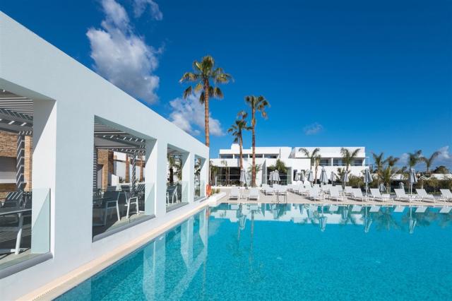 blo-pool-area-1.jpg