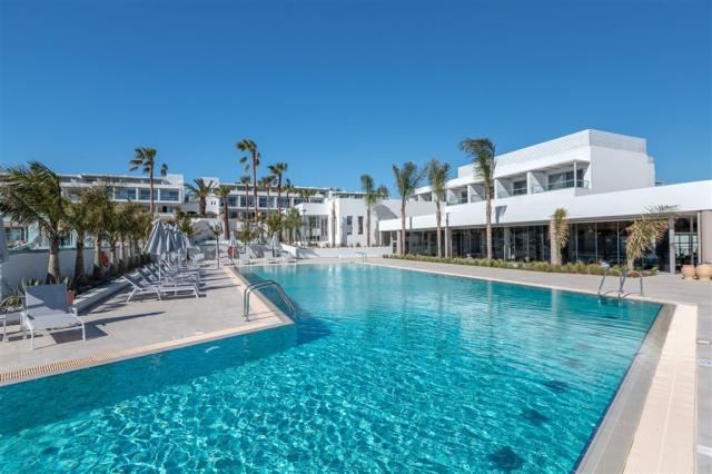 blo-pool-area-2.jpg
