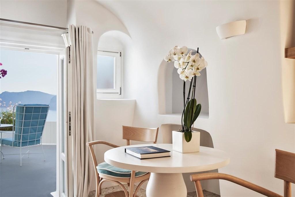 katikies-kirini-hotel-santorini-junior-suite_0405.jpg