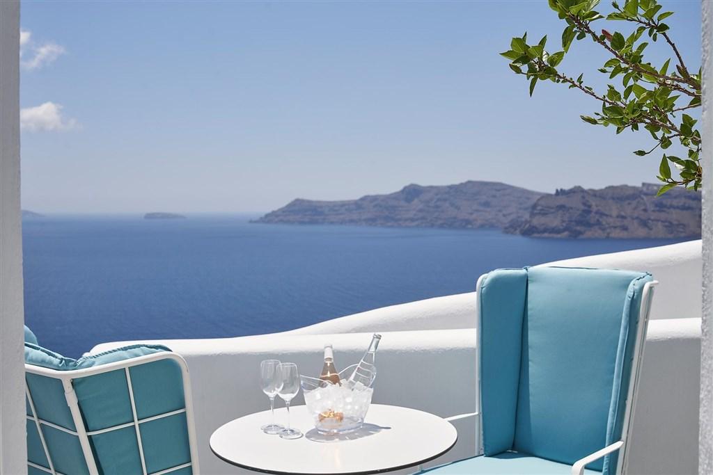 katikies-kirini-hotel-santorini-junior-suite_0620.jpg