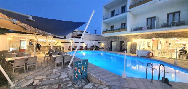 Shotels Sunset beach  pool bar.jpg