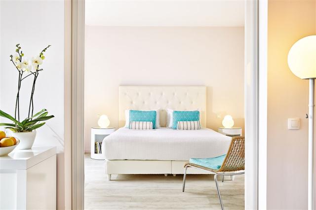 Ivory Suite 07-large.jpg